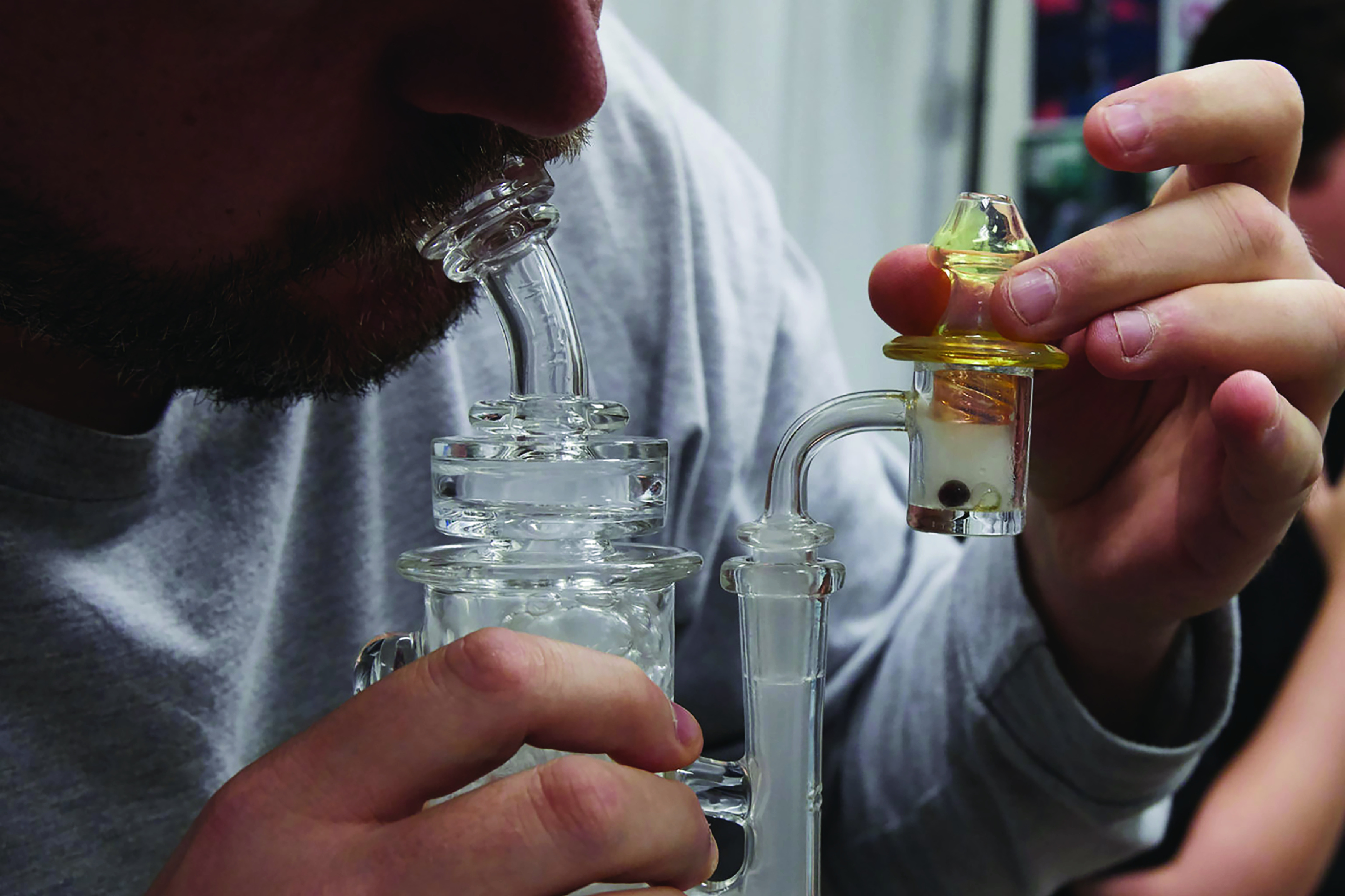 Man using a dab rig