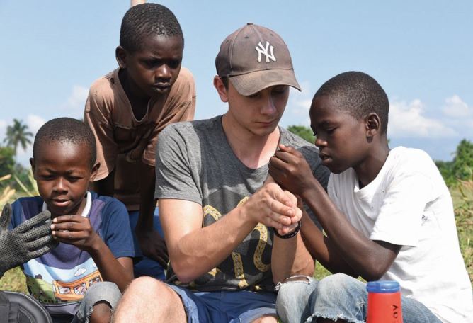 graphic file with name 35152_2020_201_Fig2_HTML.jpg