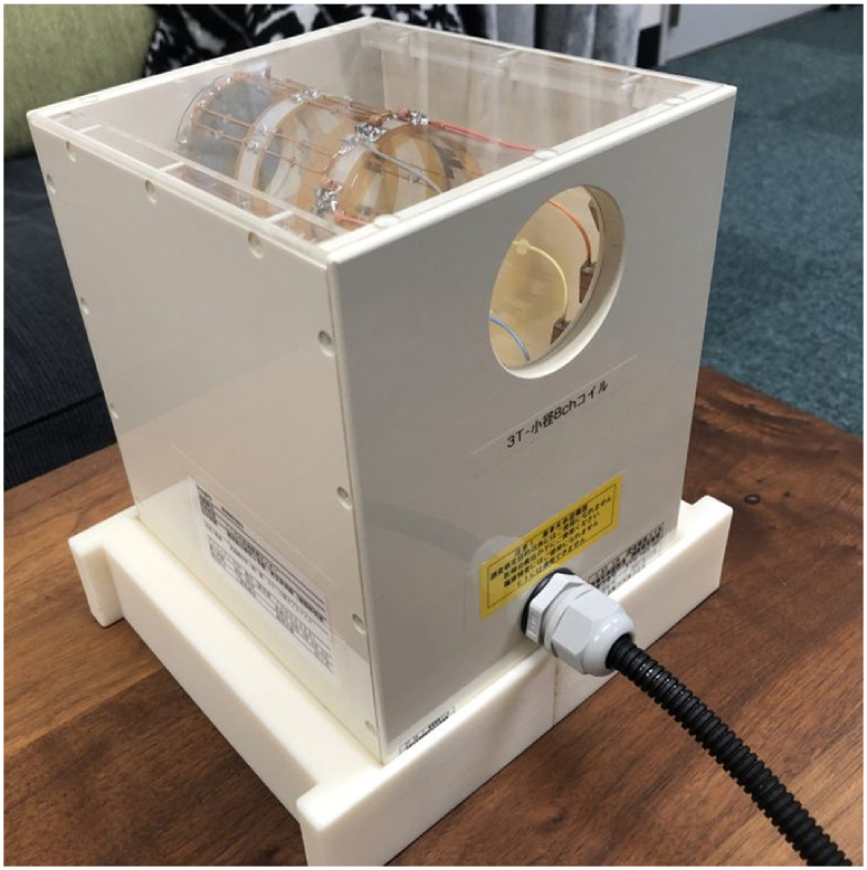 Figure 1. Small-bore signal receiver coil for a 3 T-MRI system.