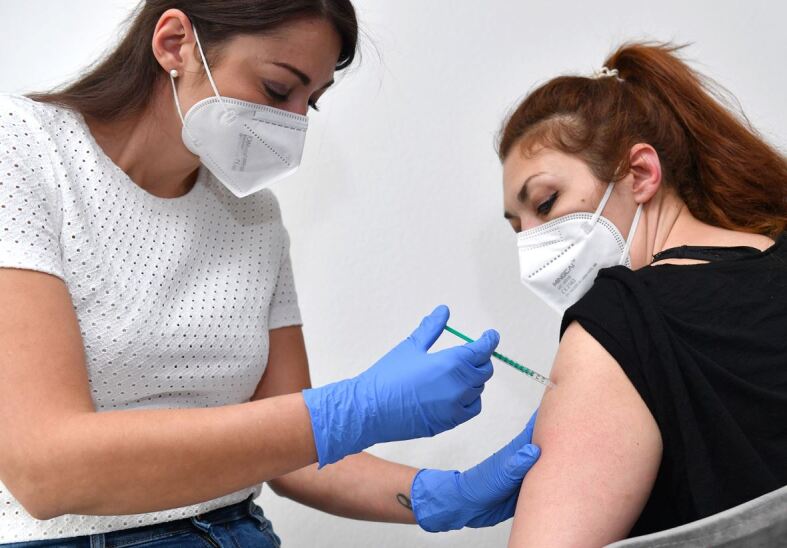 graphic file with name 15006_2021_164_Fig1_HTML.jpg