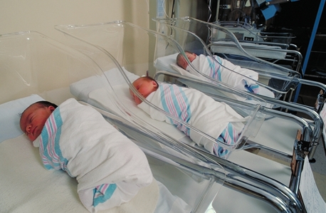 graphic file with name 7FFUA.jpg