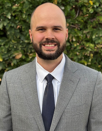 graphic file with name qyaf069il1.jpg