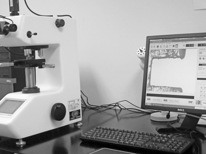 Figure 2. Digital view of the bracket slot properly oriented and focused on the microscope table.