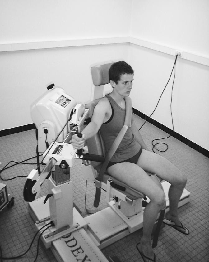 Experimental setup for the isokinetic protraction-retraction movement in the scapular plane using a Biodex isokinetic dynamometer